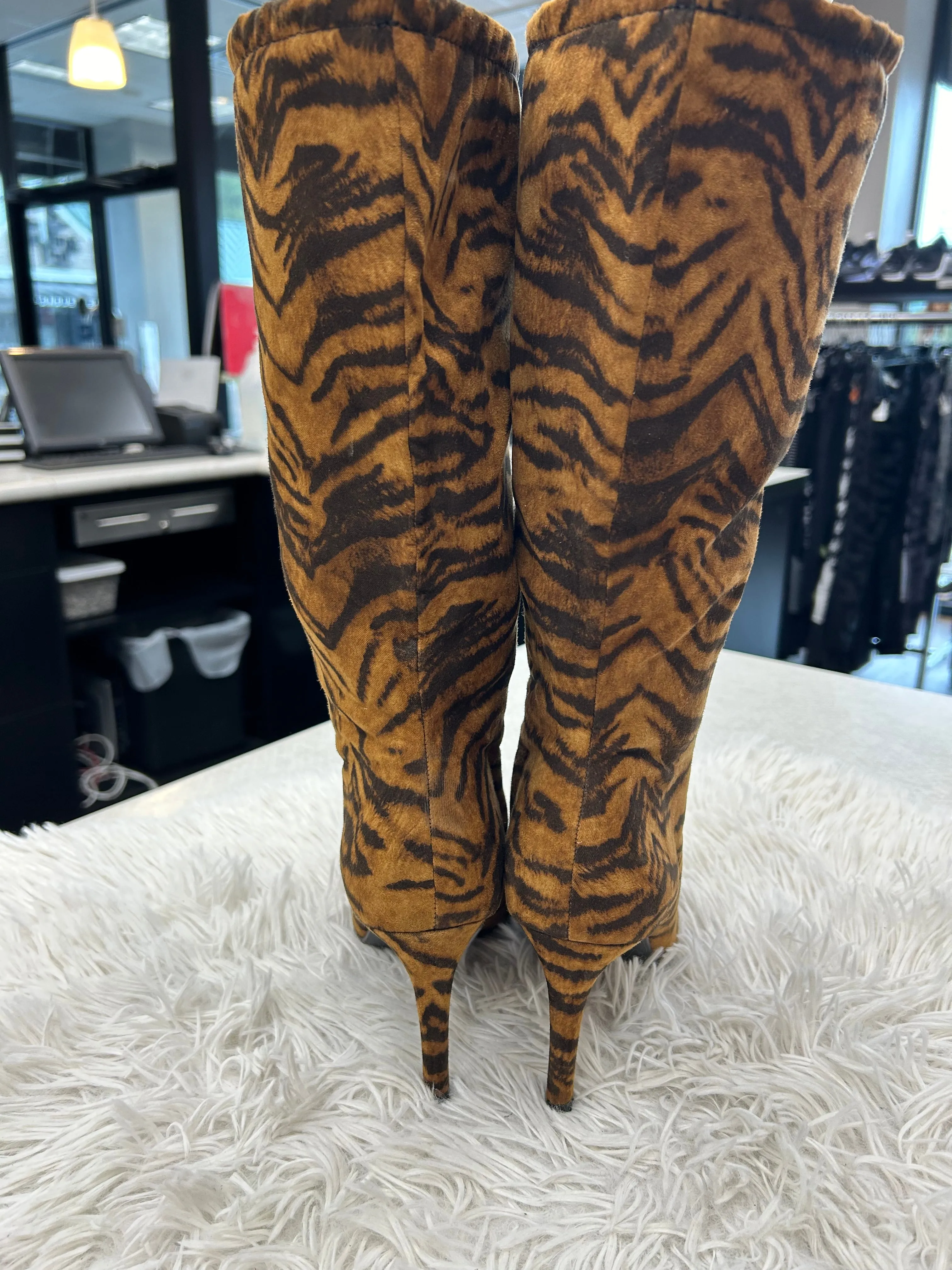 Boots Mid-calf Heels By Clothes Mentor In Animal Print, Size: 8