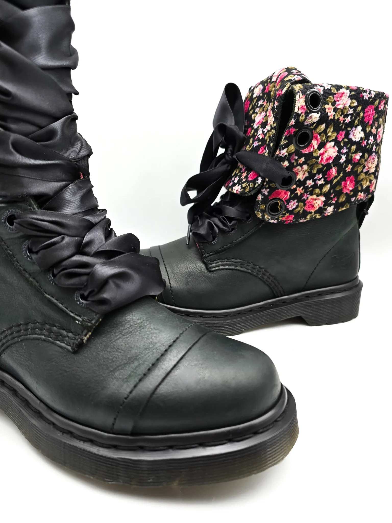 DR. MARTENS TRIUMPH BLACK MIRAGE FLORAL