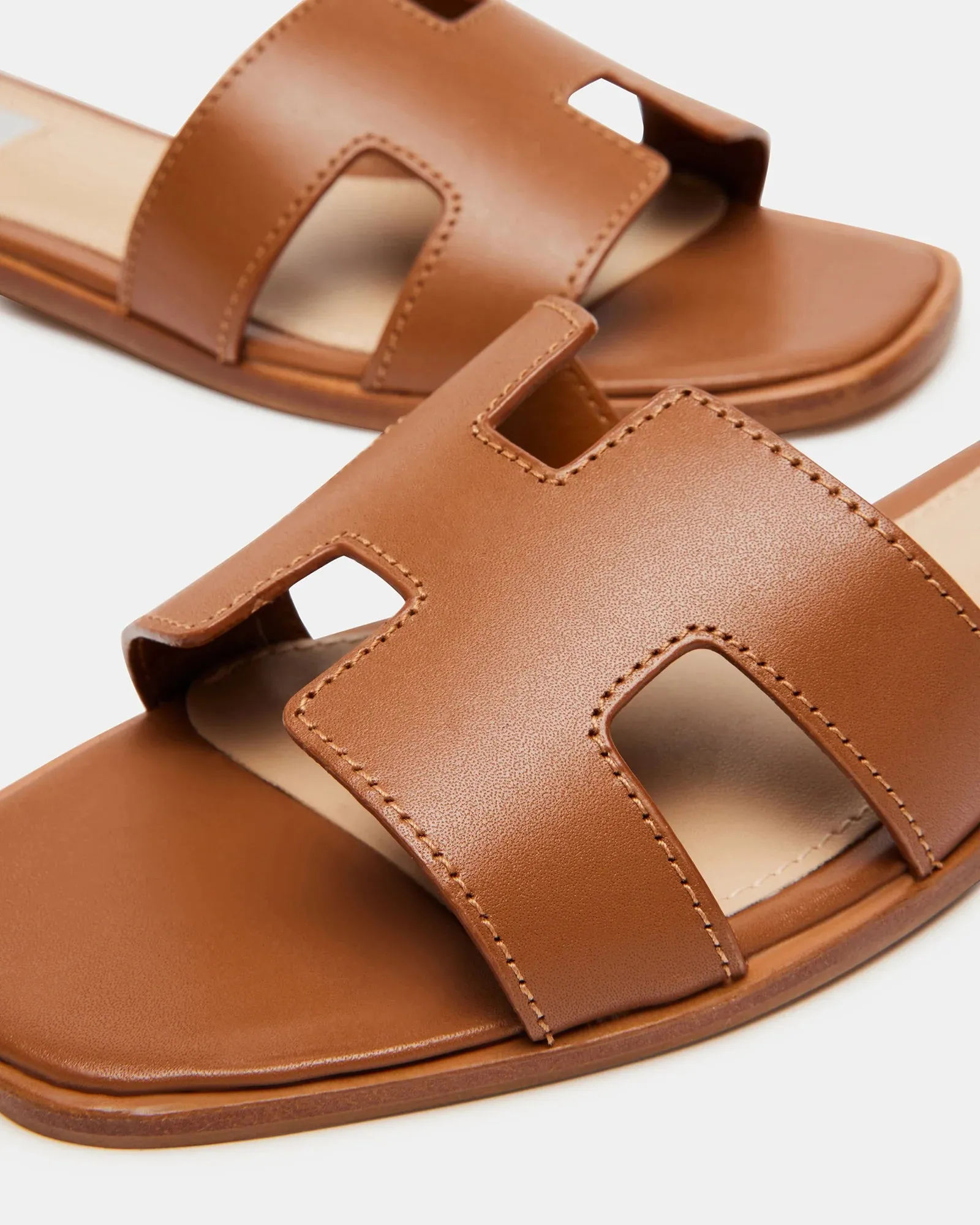 STEVE MADDEN HADYN COGNAC SLIDE